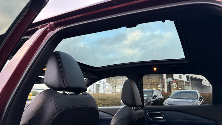 Nissan Qashqai 1.3 DiG-T MH Tekna 5dr Petrol Hatchback